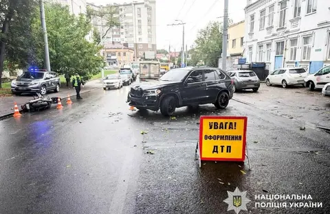 У Рівному BMW не поступився мотоциклу Suzuki: постраждав 23-річний мотоцикліст