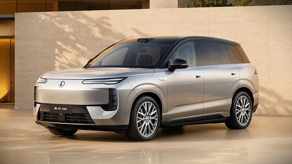 BYD Denza N8: 1193 сили, 1000 км запасу ходу та зарядка за 9 хвилин
