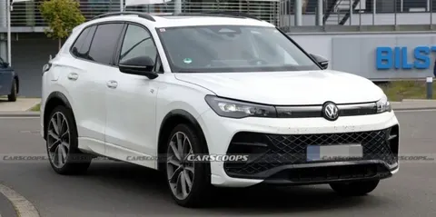 Volkswagen Tiguan R: спортивний кросовер помітили на шляху до Нюрбургринга