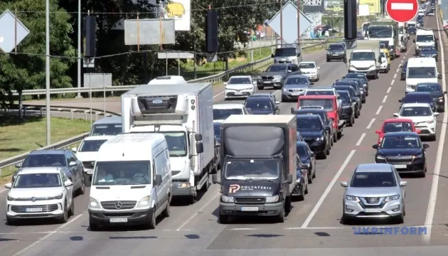 Ринок нових авто в Україні просів: липневі цифри та лідери продажів