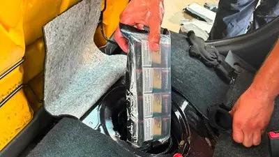 Тайники з цигарками в баках: на Львівщині затримали двох жінок