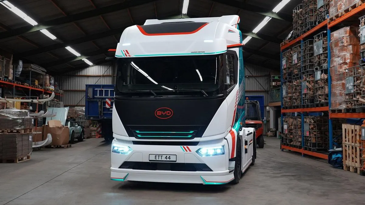 BYD ETT 44: 1006 к.с., зарядка 1,5 МВт і 600 км — китайський тягач обійшов Tesla Semi