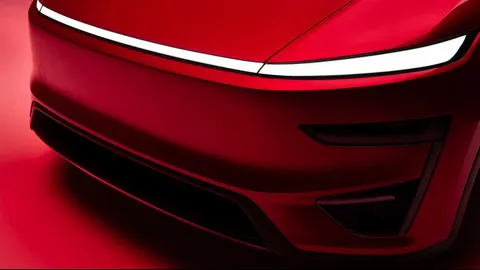 Tesla Model Y у режимі Insane Mode: жінка судиться з компанією Маска на $10 млн