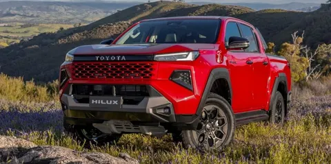 Toyota Hilux зможуть їздити на HVO100: що це означає