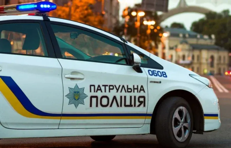 У Чернівцях водія BMW покарали за небезпечний проїзд переходу