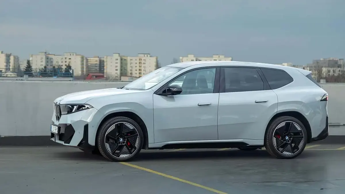 BMW iX3: 50 000 авто за 9 місяців і майже 100 000 замовлень