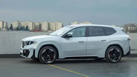 BMW iX3: 50 000 авто за 9 місяців і майже 100 000 замовлень