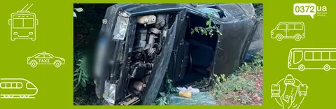 Перекинуте авто п’яного водія та наїзд на пішохода: дві ДТП на Буковині за один 